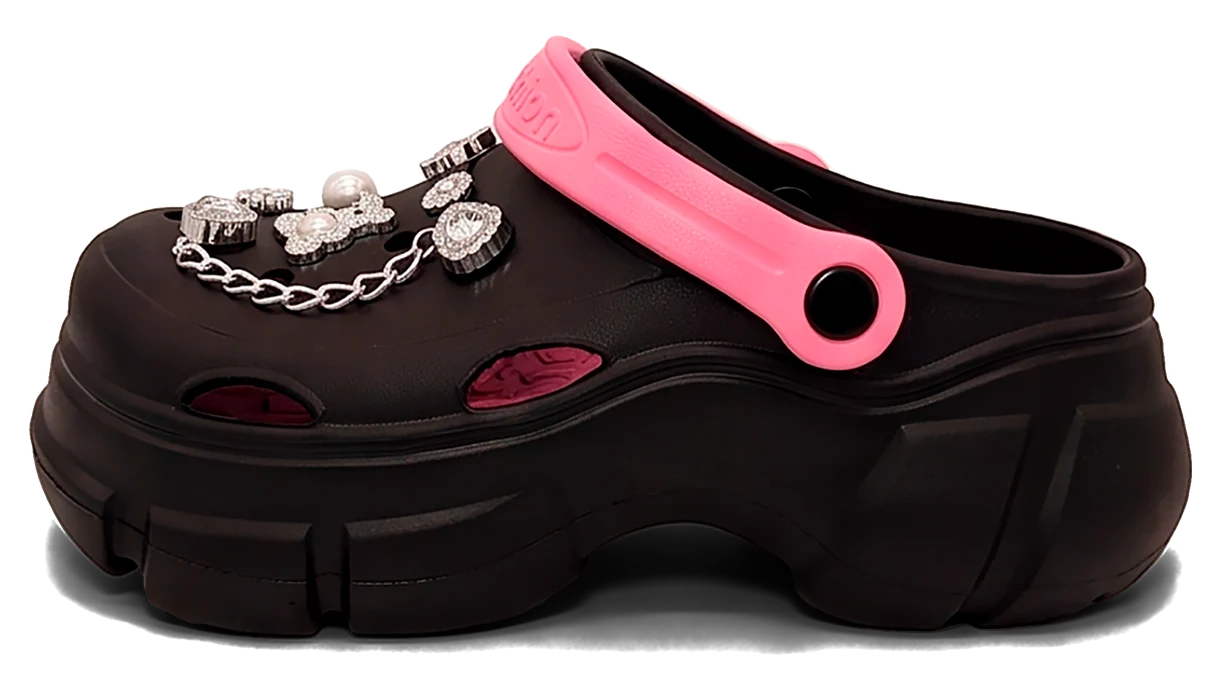 KING CROSS Fashion, color Negro y Fucsia — ojota con dijes y charms